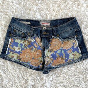 Hot Kiss Embroidered Denim Shorts Size 5
